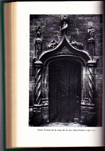 Puerta de la casa de la rue Notre-Dame (siglo XV)